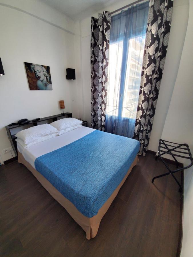 Brit Hotel Colbert Juan-les-Pins Kültér fotó