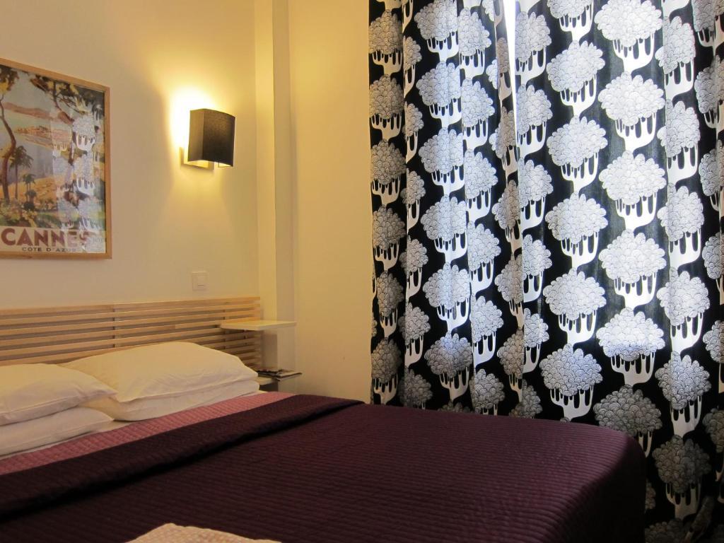 Brit Hotel Colbert Juan-les-Pins Szoba fotó