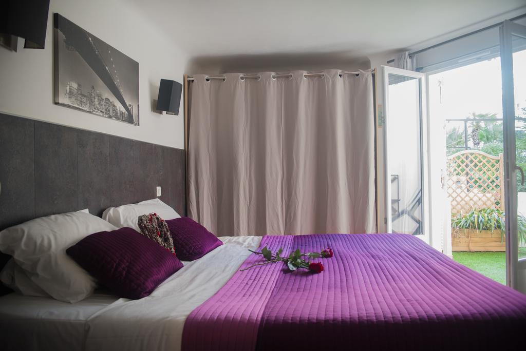 Brit Hotel Colbert Juan-les-Pins Kültér fotó