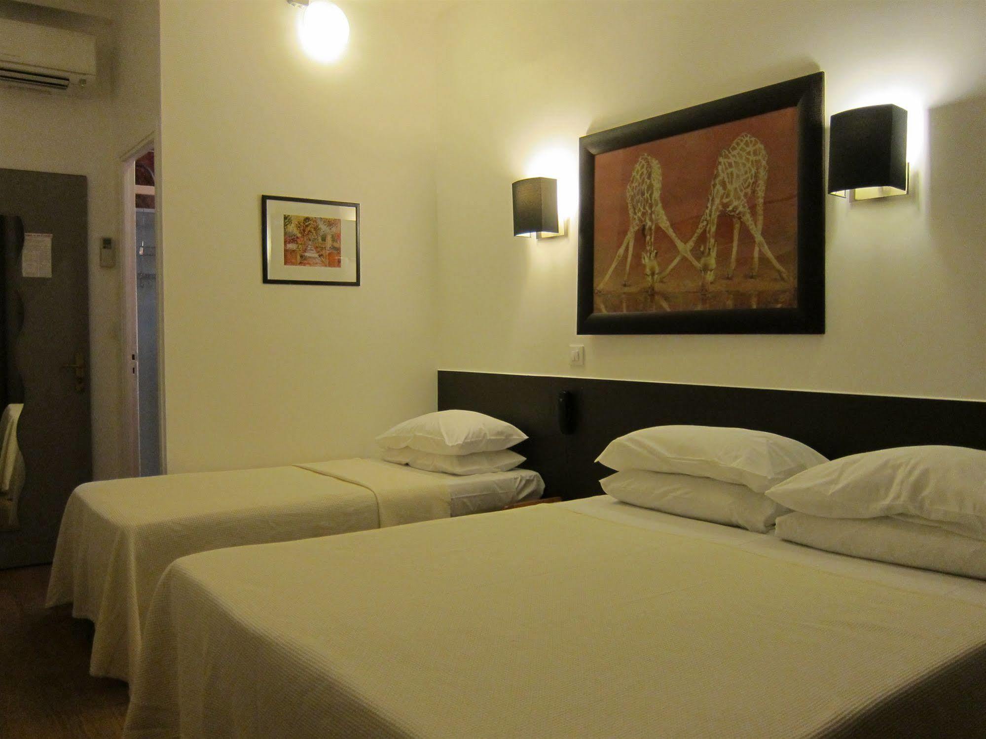 Brit Hotel Colbert Juan-les-Pins Kültér fotó