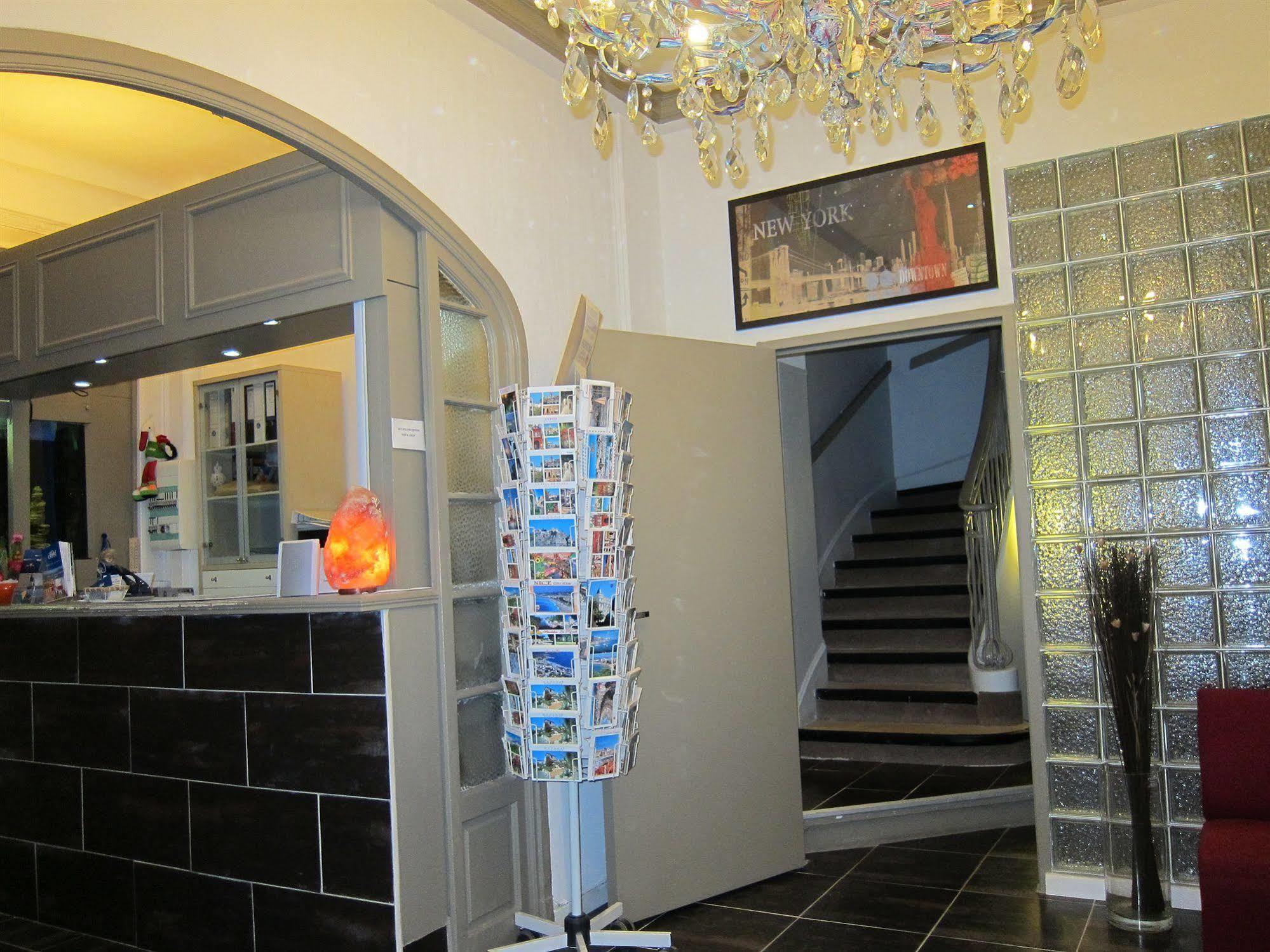 Brit Hotel Colbert Juan-les-Pins Kültér fotó