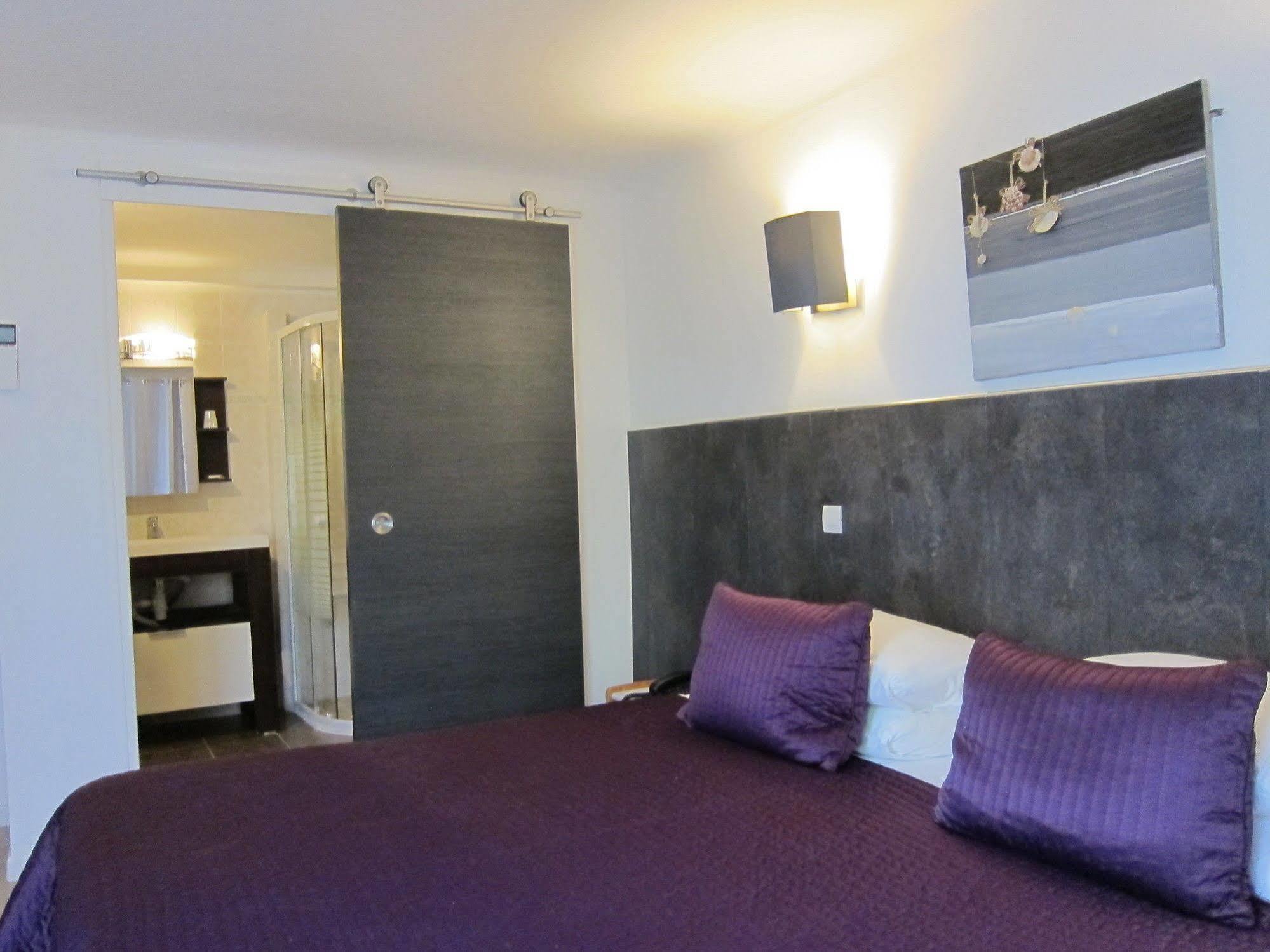 Brit Hotel Colbert Juan-les-Pins Kültér fotó