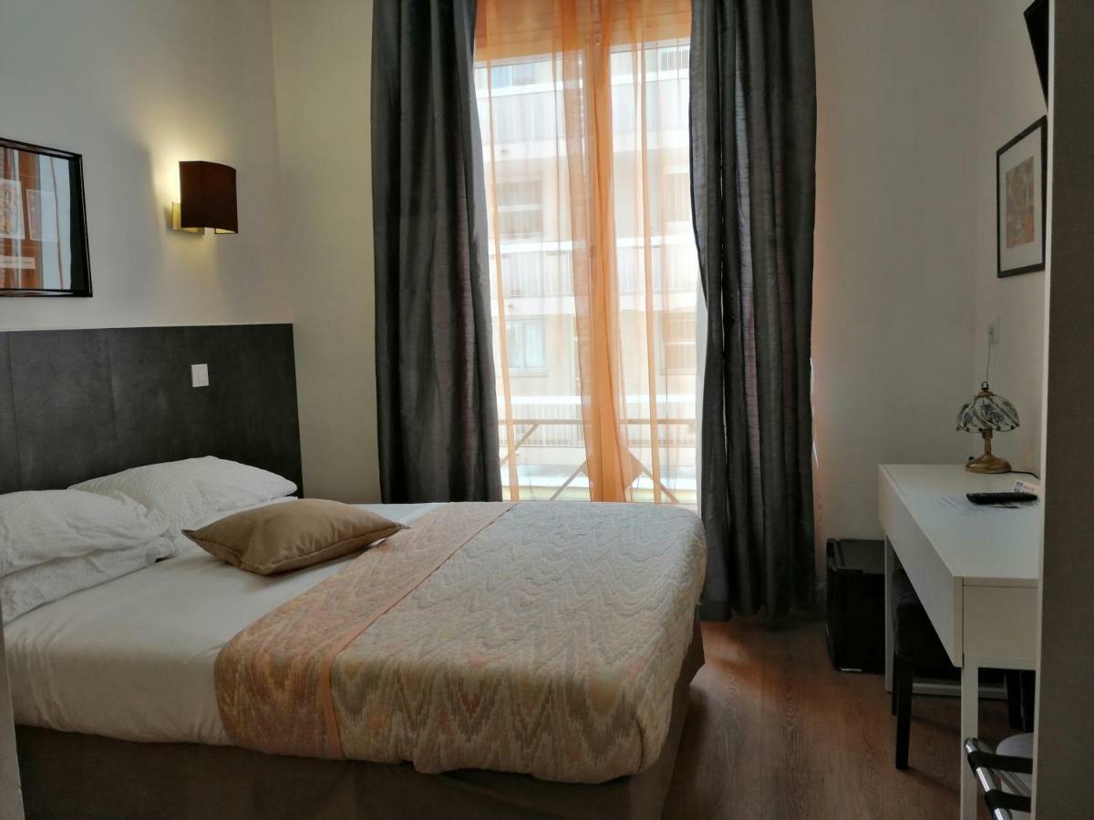Brit Hotel Colbert Juan-les-Pins Kültér fotó